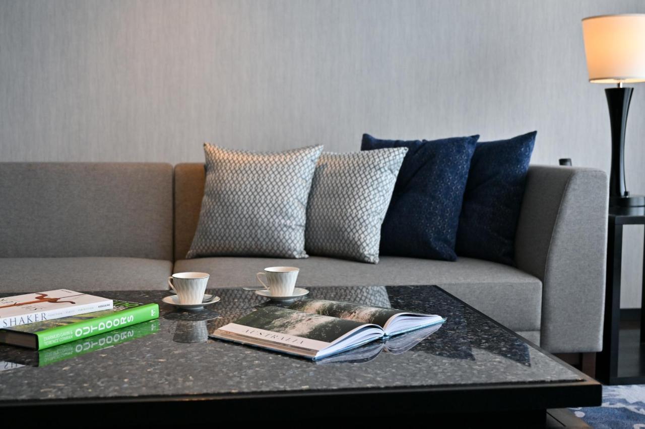 Ryukyu Hotel & Resort Nashiro Beach Itoman Εξωτερικό φωτογραφία A sofa with cushions